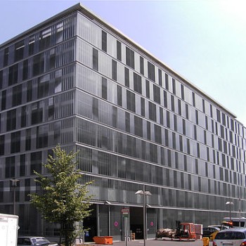 戴姆勒停車(chē)場(chǎng)